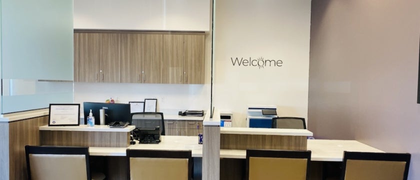 westminster-Front desk